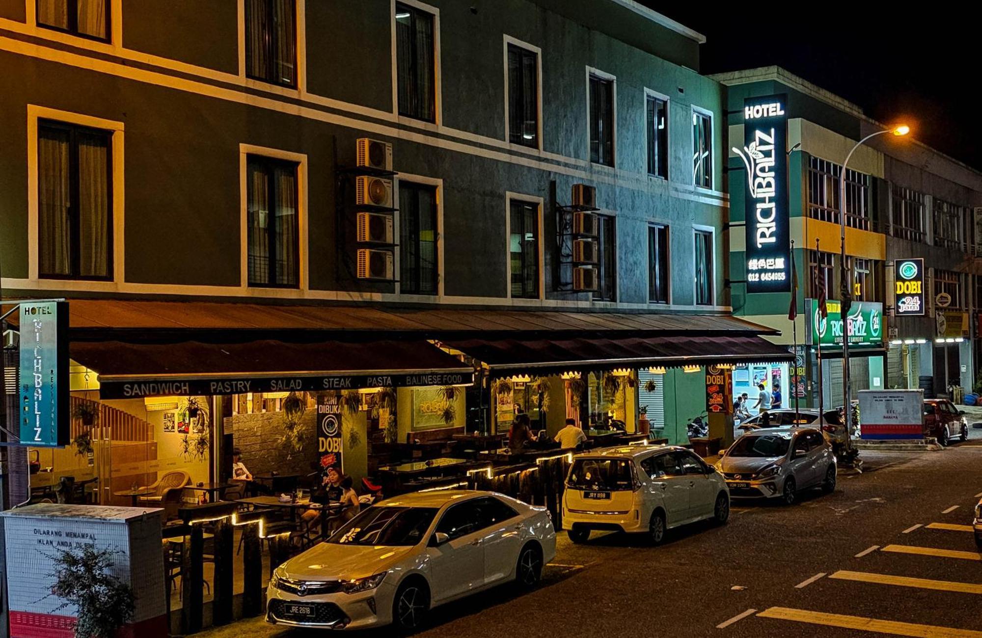 Hotel Richbaliz Selayang Batu-grotten Buitenkant foto
